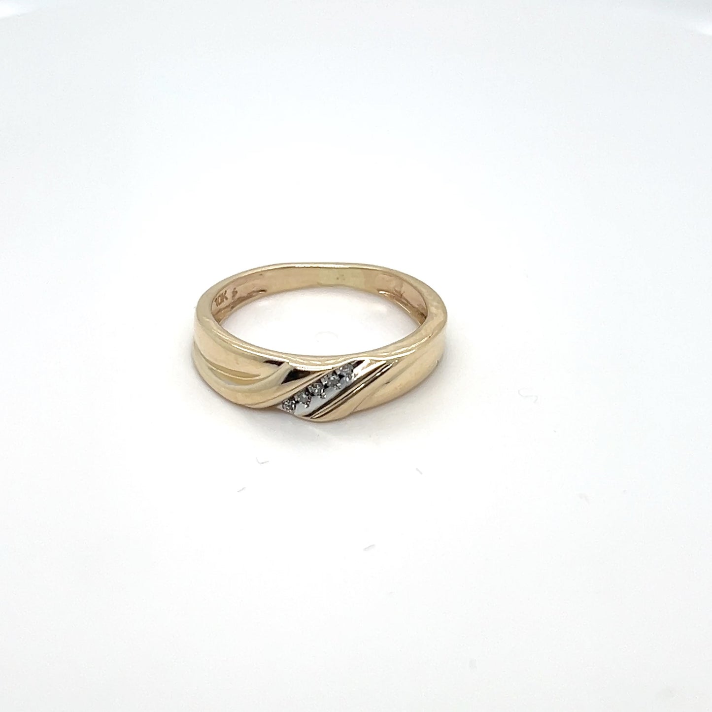 10K Yellow Gold Diamond Wave Ring – Size 5.75