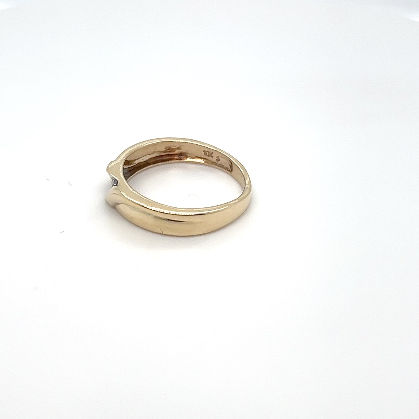 10K Yellow Gold Diamond Wave Ring – Size 5.75